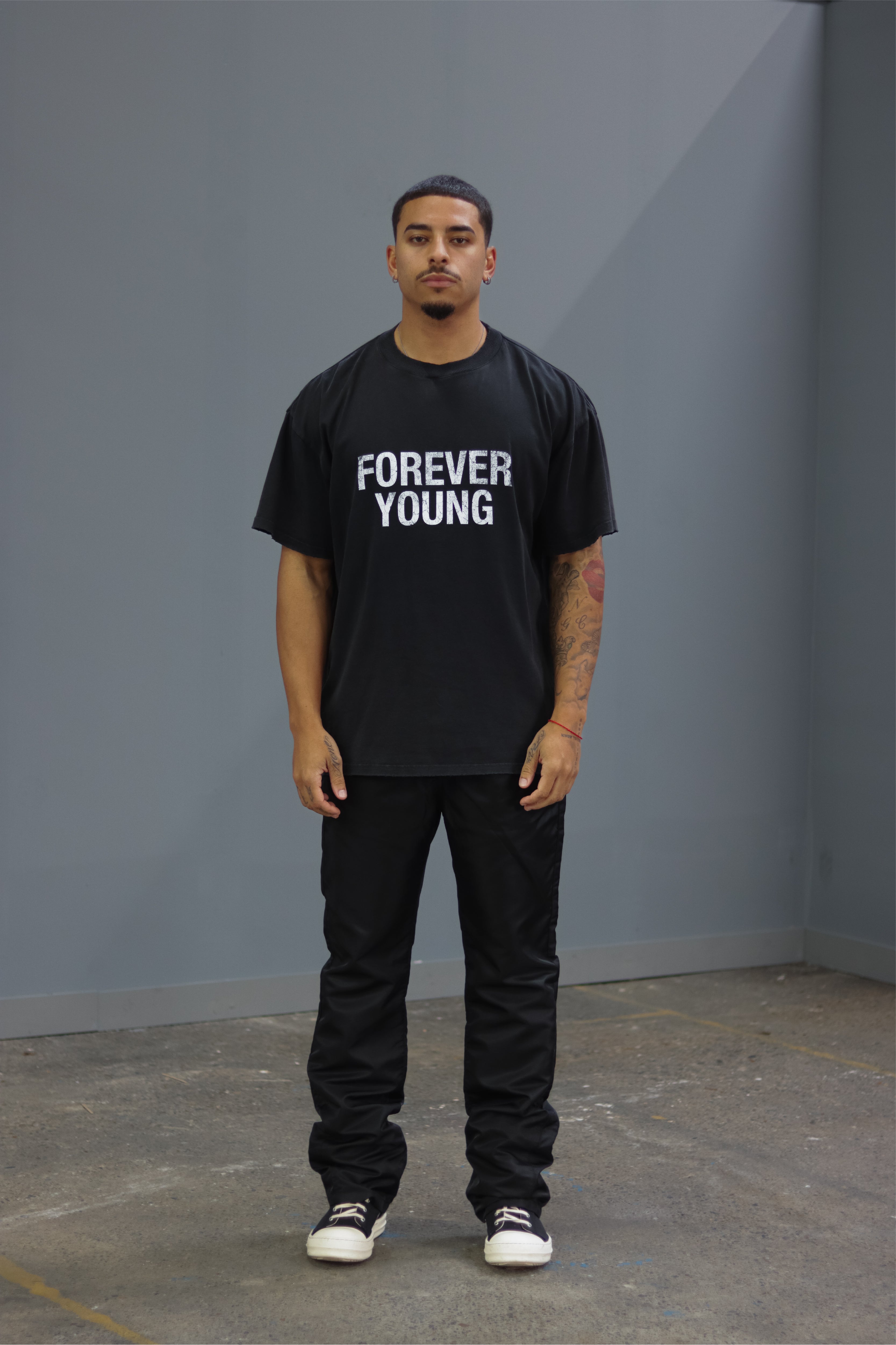 FOREVER YOUNG T-SHIRT - VINTAGE SCHWARZ