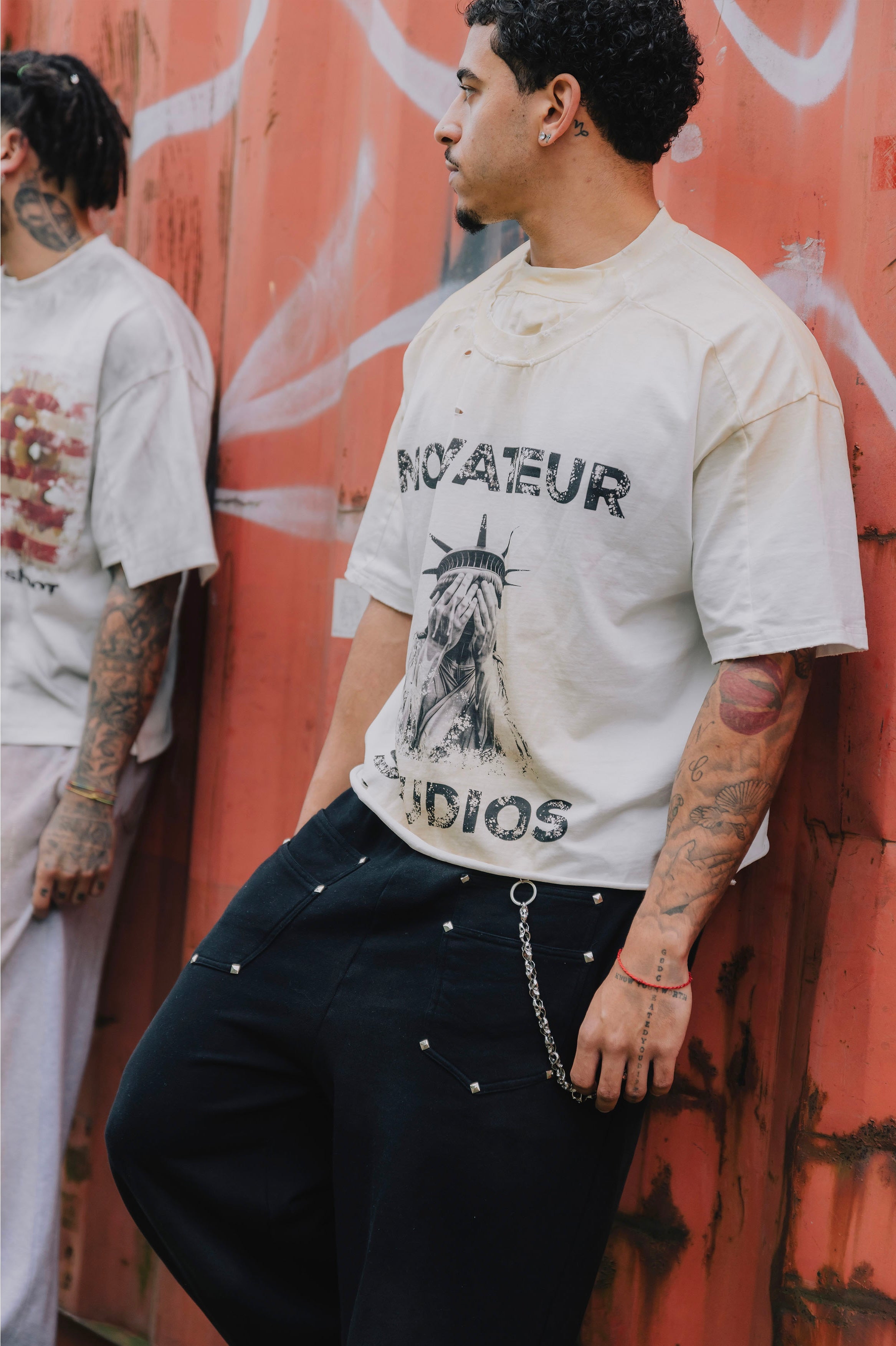 T-Shirt mit dem Aufdruck „Heiliger Gral“