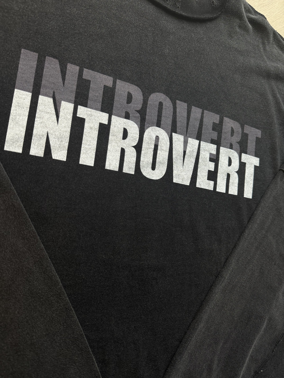 INTROVERT LONGSLEEVE