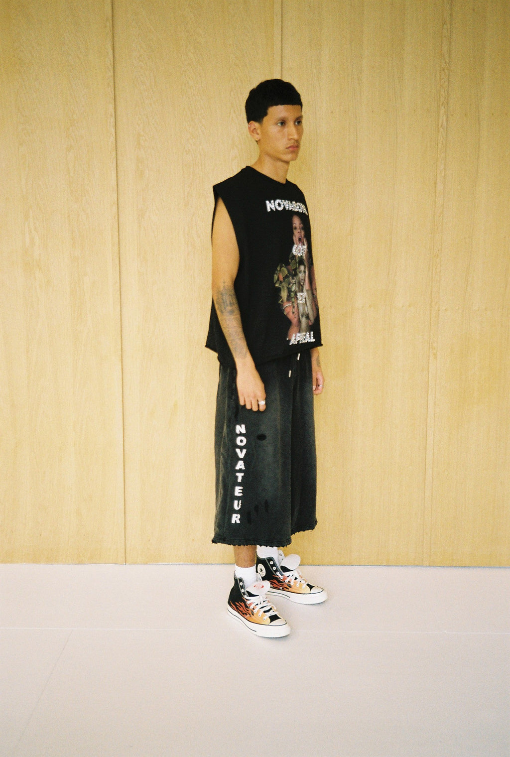 RIRI SLEEVELESS T-SHIRT - BLACK